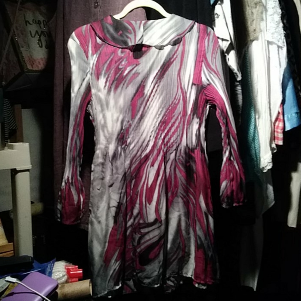 Shirt - Picture 2 of 4